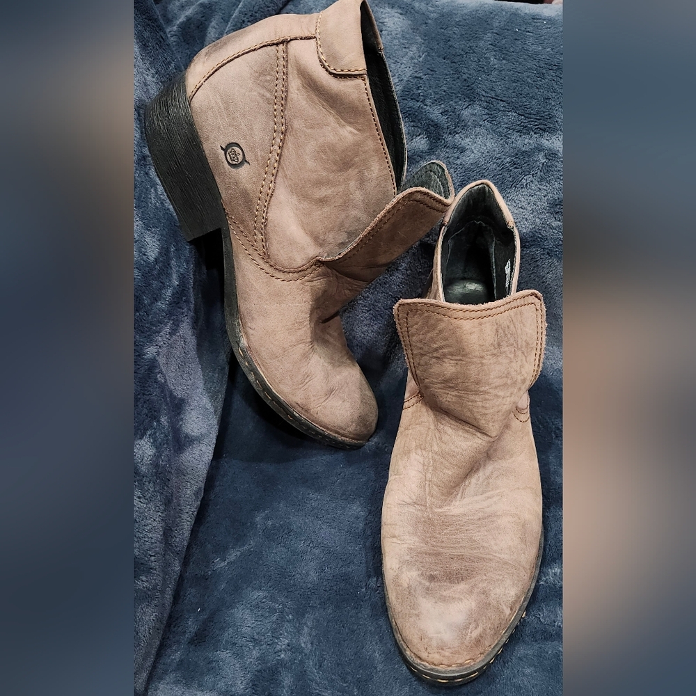 BORN Taupe Leather Low Heel Slip On Ankle Boots Booties Women's Sz 9.5
